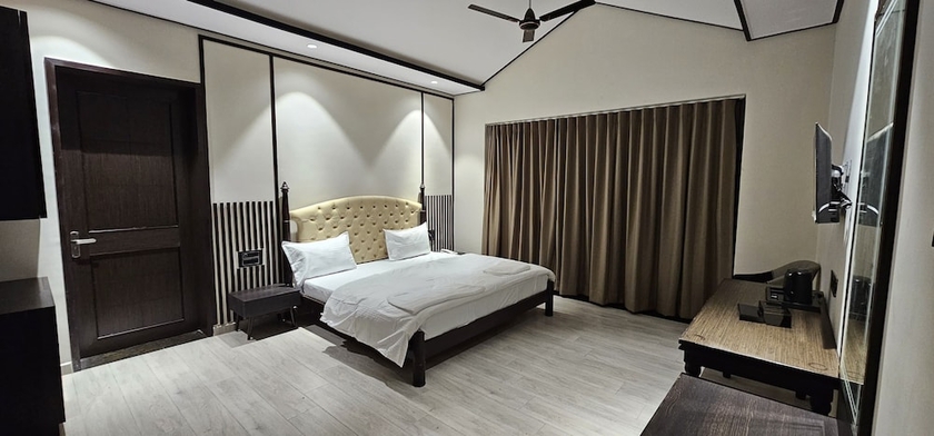 Imagen de la habitación del Hotel The premier gir resort. Foto 2