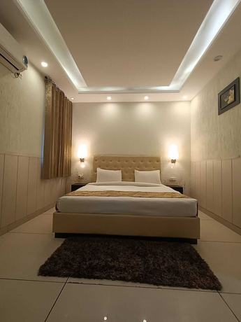Imagen de la habitación del Hotel The shahanshahi. Foto 16