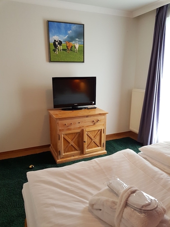 Imagen de la habitación del Hotel TheGreatNorth - HolstenTherme Resort. Foto 18