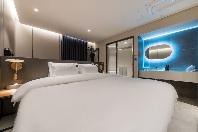 Imagen de la habitación del Hotel TheOne, Sacheon. Foto 14