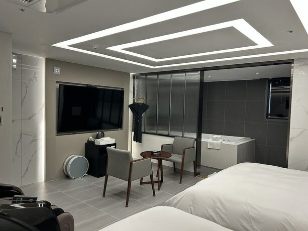 Imagen de la habitación del Hotel TheOne, Sacheon. Foto 15