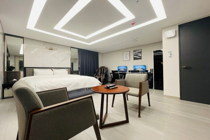 Imagen de la habitación del Hotel TheOne, Sacheon. Foto 19