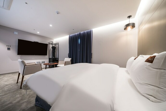 Imagen general del Hotel TheOne, Sacheon. Foto 9