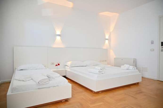 Imagen de la habitación del Hotel Thea. Foto 5