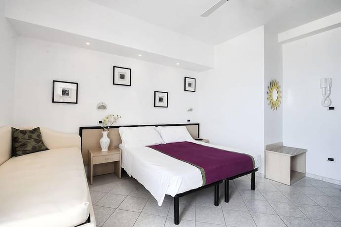 Imagen de la habitación del Hotel Thea, Gabicce Mare. Foto 7