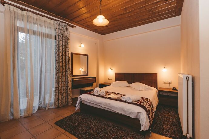 Imagen de la habitación del Hotel Thea Mainalou. Foto 17