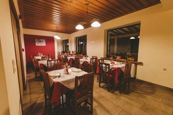 Imagen general del Hotel Thea Mainalou. Foto 10