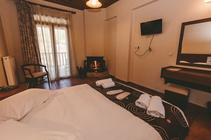 Imagen general del Hotel Thea Mainalou. Foto 12