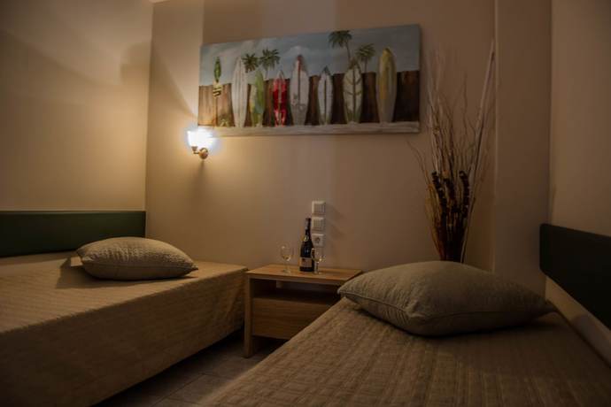 Imagen de la habitación del Hotel Theano. Foto 3