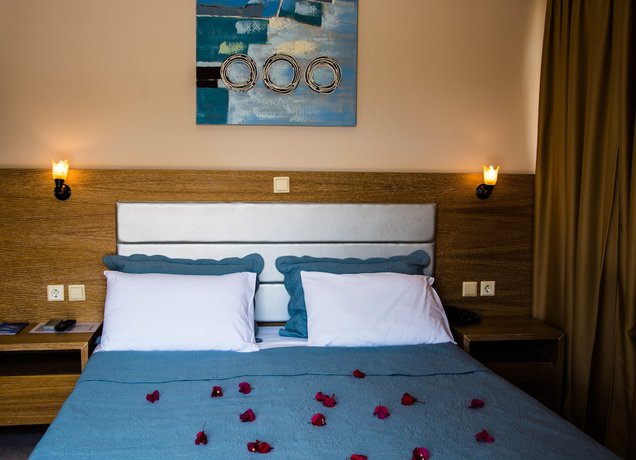 Imagen de la habitación del Hotel Theano. Foto 7