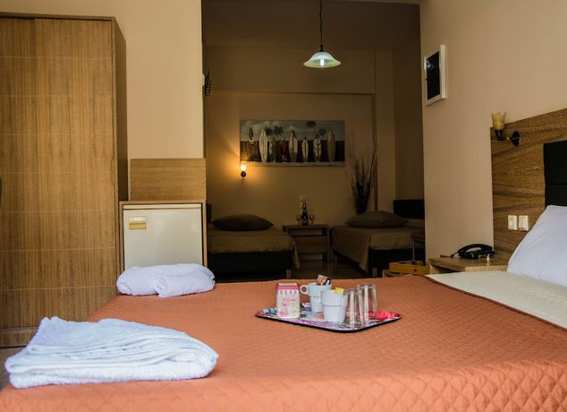 Imagen de la habitación del Hotel Theano. Foto 13