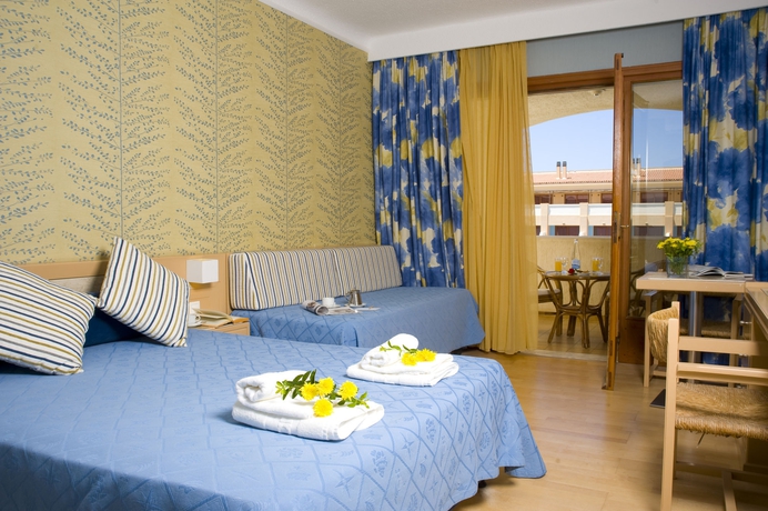 Imagen de la habitación del Hotel Theartemis Palace. Foto 5