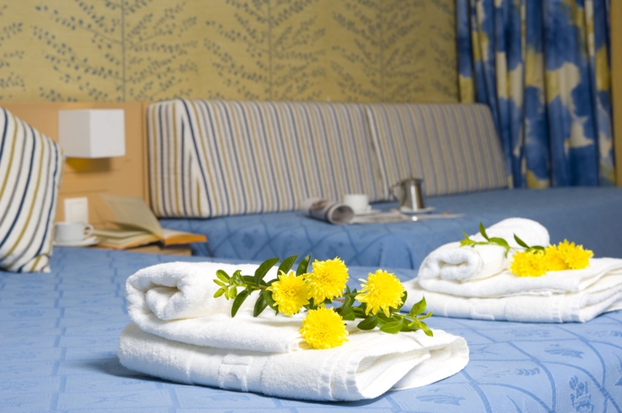 Imagen de la habitación del Hotel Theartemis Palace. Foto 12