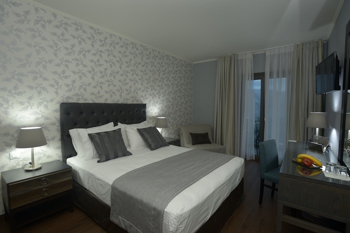 Imagen de la habitación del Hotel Theasis. Foto 4