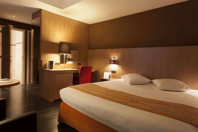 Imagen de la habitación del Hotel Theater. Foto 4