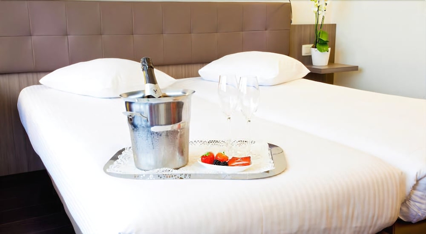 Imagen de la habitación del Hotel Theater. Foto 5