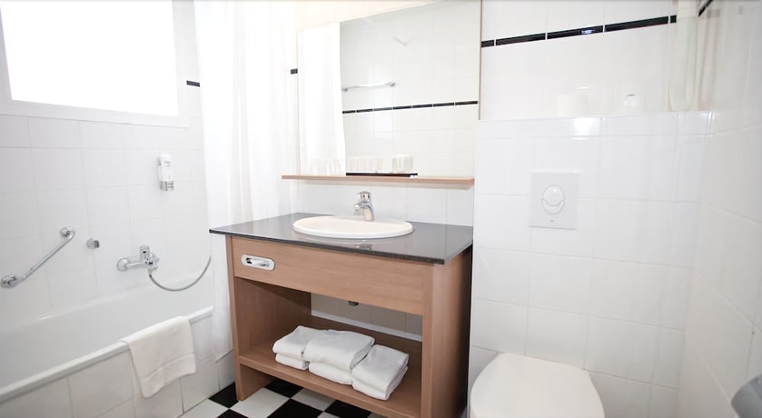 Imagen de la habitación del Hotel Theater. Foto 8