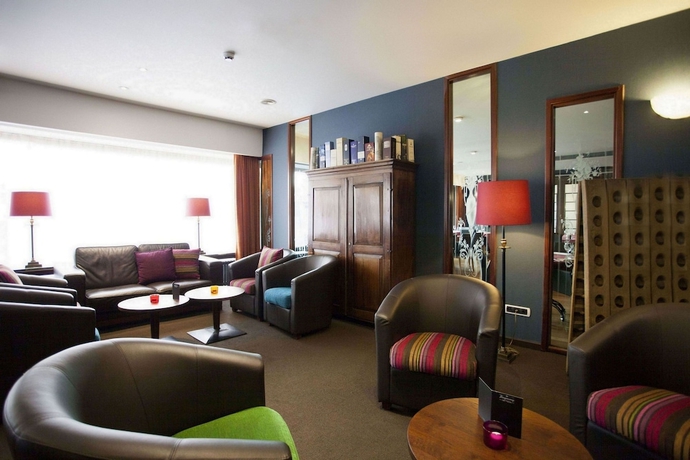 Imagen del bar/restaurante del Hotel Theater. Foto 2