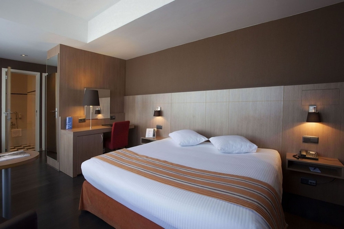 Imagen de la habitación del Hotel Theater. Foto 13