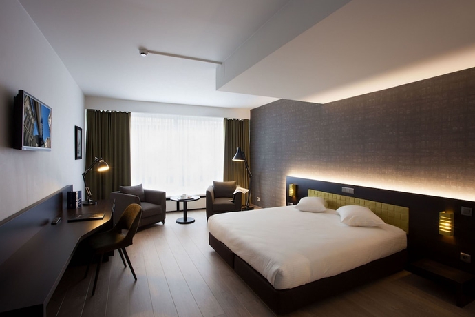 Imagen de la habitación del Hotel Theater. Foto 16