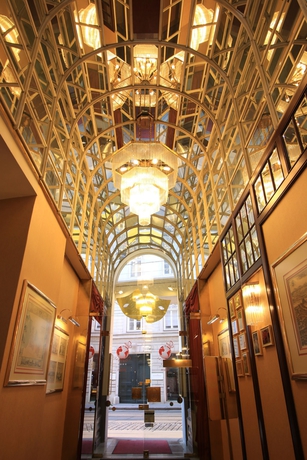 Imagen de los interiores del Hotel Theaterhotel and Suites Wien. Foto 15