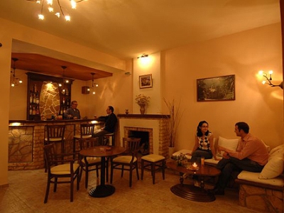 Imagen del bar/restaurante del Hotel Theatro Odysseon. Foto 4