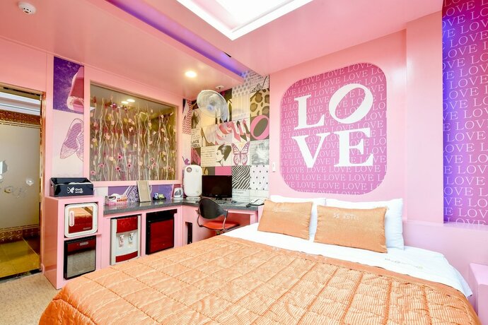 Imagen de la habitación del Hotel Thebay. Foto 15