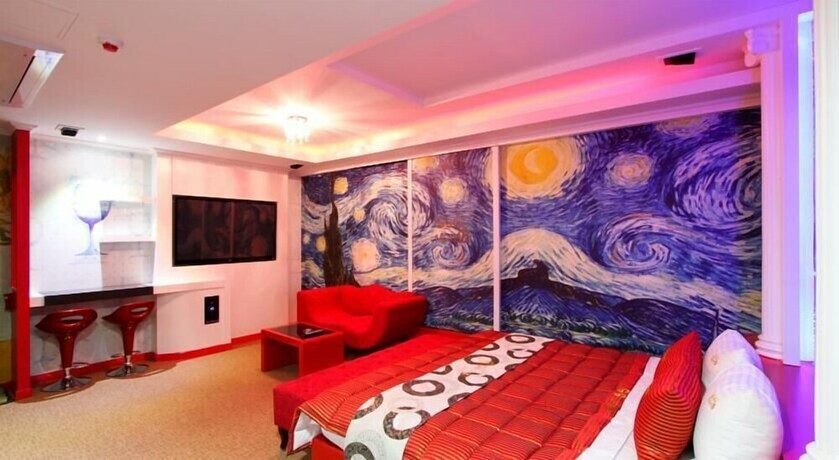 Imagen de la habitación del Hotel Thebay. Foto 37