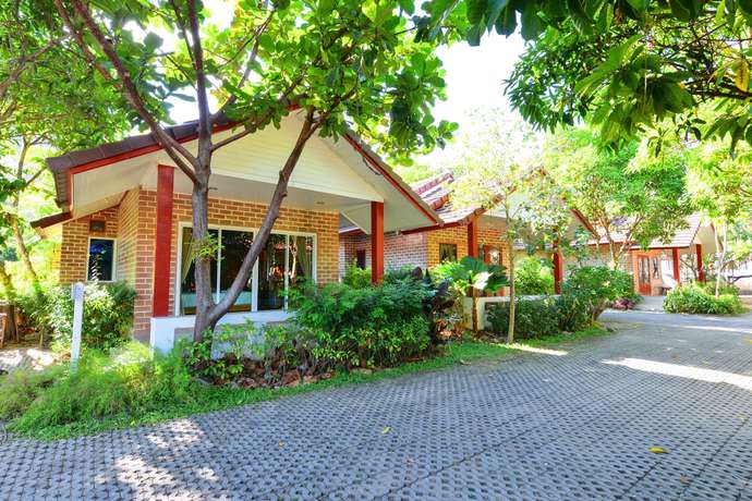 Imagen de la habitación del Hotel Theerama Cottage Resort. Foto 12