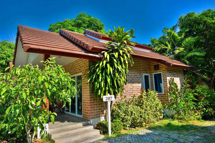 Imagen del bar/restaurante del Hotel Theerama Cottage Resort. Foto 4