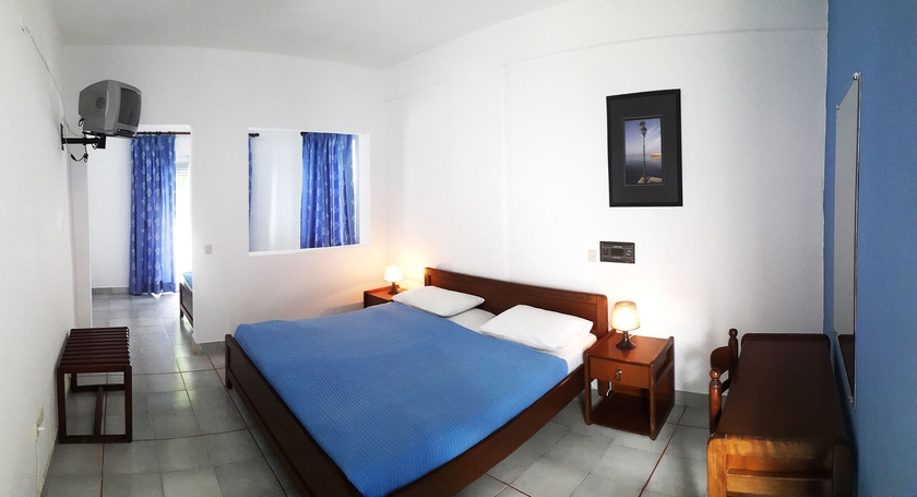 Imagen de la habitación del Hotel Theo Bungalows. Foto 10