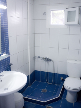 Imagen de la habitación del Hotel Theo Bungalows. Foto 12