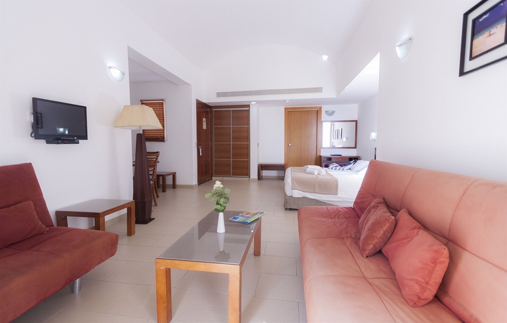 Imagen de los interiores del Hotel Theo Sunset Bay. Foto 8