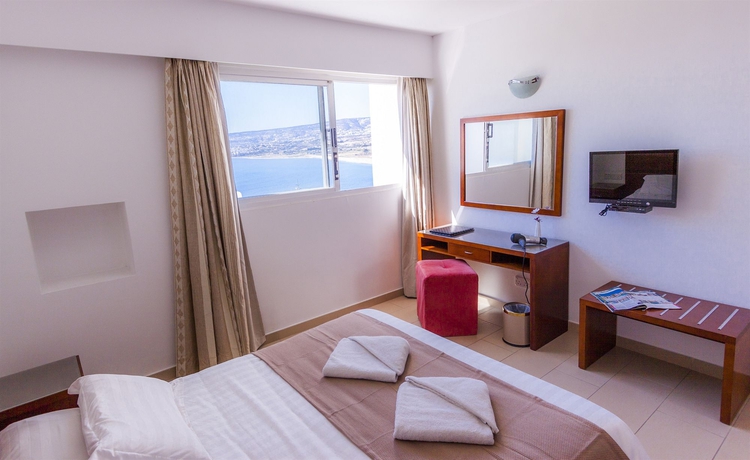 Imagen de la habitación del Hotel Theo Sunset Bay. Foto 2