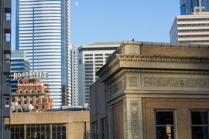 Imagen de los exteriores del Hotel Theodore. Foto 12