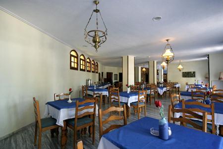 Imagen del bar/restaurante del Hotel Theodorou Beach. Foto 2