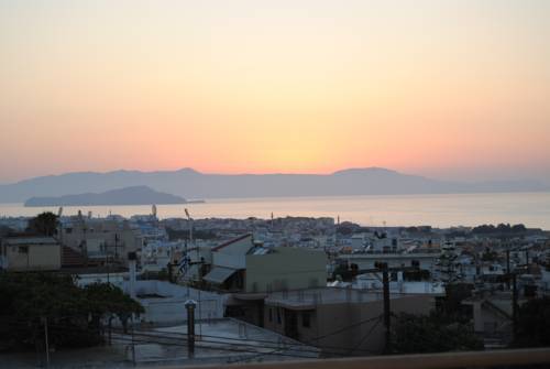 Imagen de la habitación del Hotel Theofilos City. Foto 3