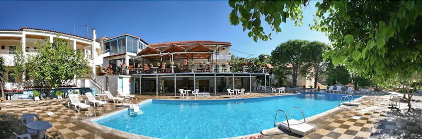 Imagen de la piscina del Hotel Theofilos Classic. Foto 19