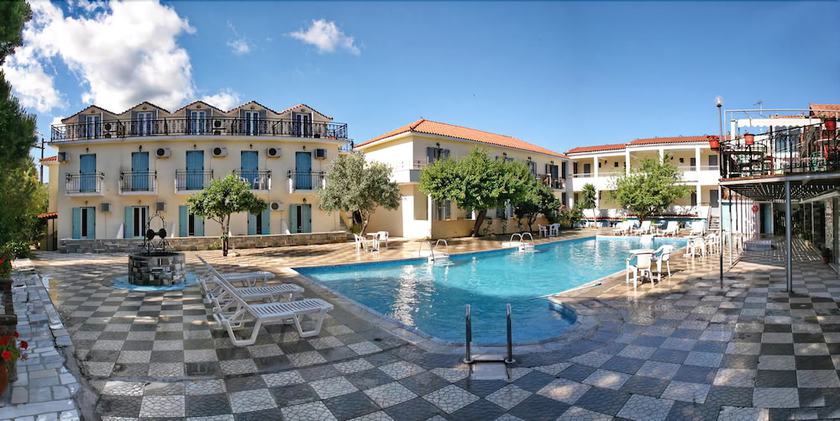 Imagen de la piscina del Hotel Theofilos Classic. Foto 20