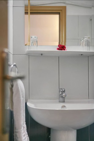 Imagen de la habitación del Hotel Theofilos Classic. Foto 9