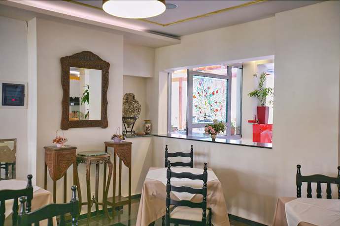 Imagen del bar/restaurante del Hotel Theofilos Classic. Foto 3