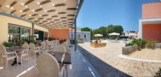 Imagen del bar/restaurante del Hotel Theofilos. Foto 4