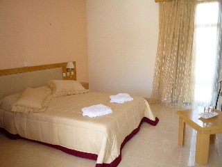 Imagen de la habitación del Hotel Theofilos Superior. Foto 4