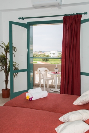 Imagen de la habitación del Hotel Theoni Apartments. Foto 12