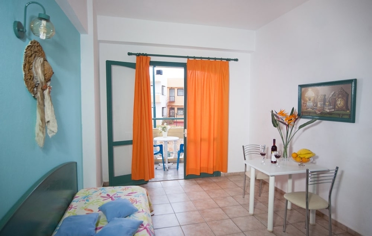 Imagen de la habitación del Hotel Theoni Apartments. Foto 16