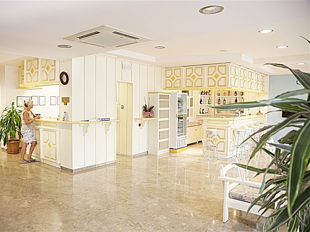 Imagen general del Hotel Theonia. Foto 8