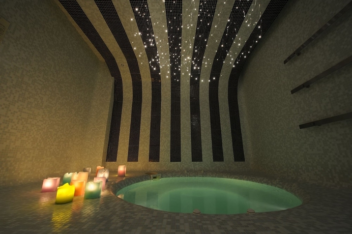 Imagen de la piscina del Hotel Theoxenia Caldera. Foto 19