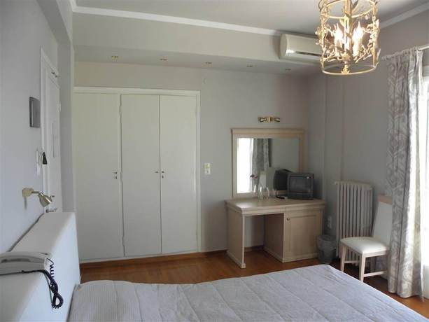 Imagen de la habitación del Hotel Theoxenia, Loutraki. Foto 7