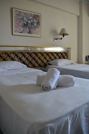 Imagen general del Hotel Theoxenia, Municipal Unit of Iera Poli Messologhiou. Foto 4