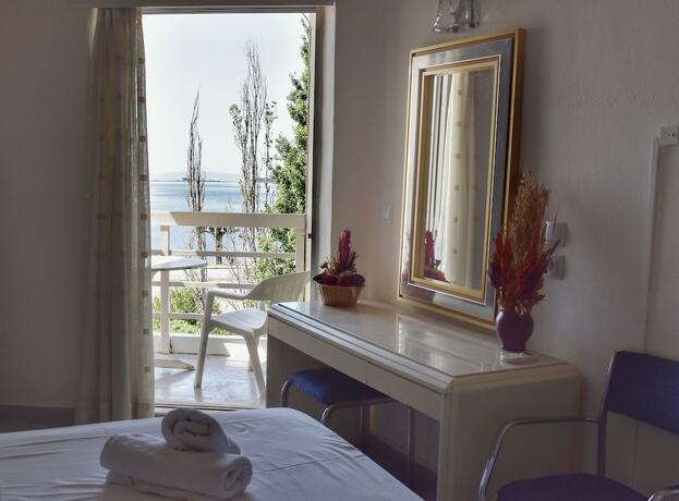 Imagen general del Hotel Theoxenia, Municipal Unit of Iera Poli Messologhiou. Foto 5
